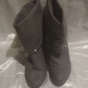 Jennifer Lopez Dark Gray Heeled Boots